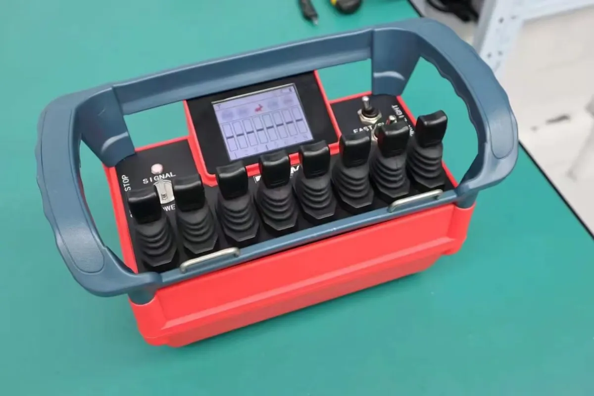Industrial wireless joystick remote control for mobile hydraulic machinery